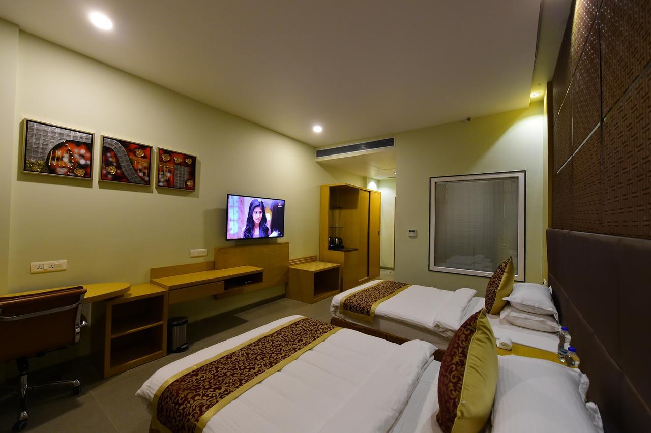 Hotel H - Sandhill Hotels Private Limited Ānand Exteriér fotografie